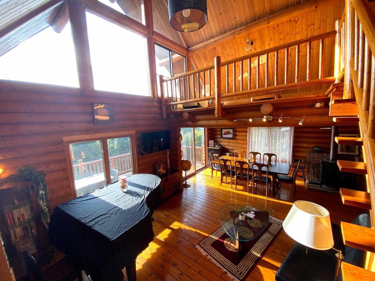 Holiday home A Private Log House With Mt Fuji View & Piano - 